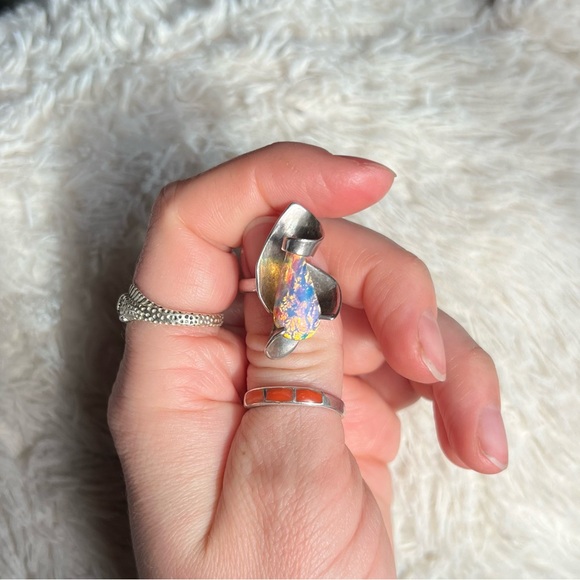 Unique Sterling Silver & Faux Opal Ring - Picture 14 of 16